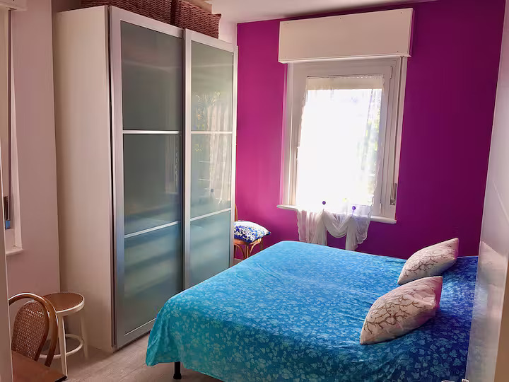 Camera matrimoniale con armadio scorrevole